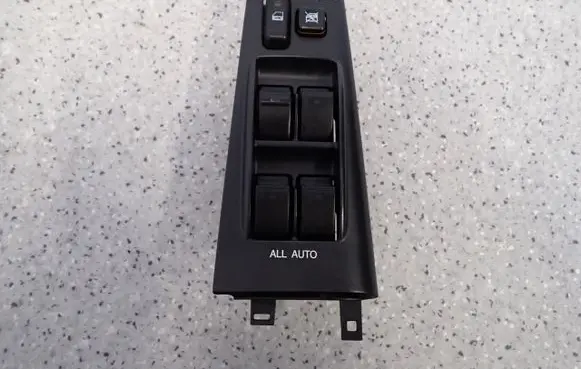 Toyota Corolla E120 E130 Other switches/knobs/shifts 84802-02450-B0