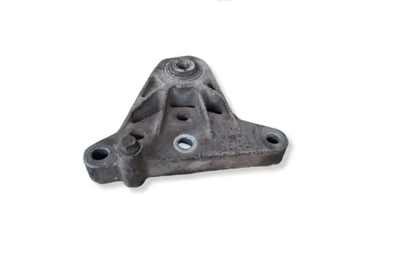 Volvo S60 Engine mount bracket 31262936