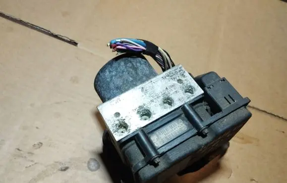 Toyota Avensis T250 ABS Pump 476L4201204085