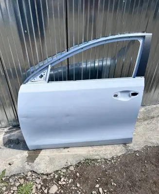 KIA Ceed Front door