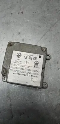 Volkswagen Golf IV Airbag control unit/module 1J0909607 06980306 2M055M5