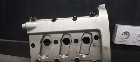 Audi A4 S4 B6 8E 8H Rocker cam cover 06c103472