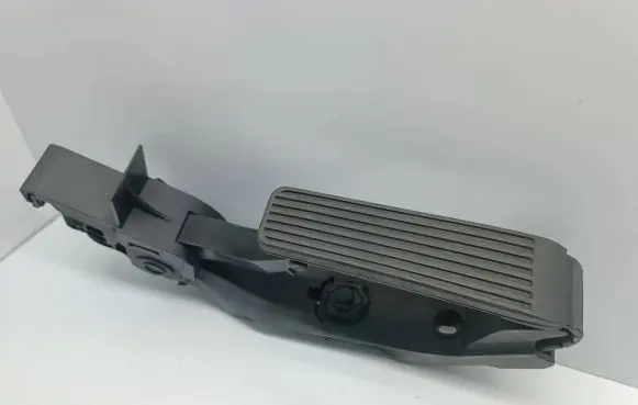 Mercedes-Benz E W211 Accelerator throttle pedal A2113000604