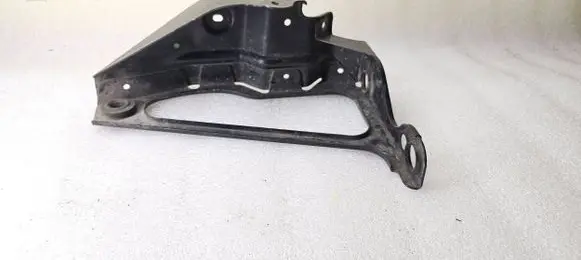 Audi A4 S4 B7 8E 8H Intercooler pipe mounting bracket 8E0145814F