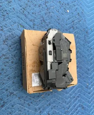 Seat Ibiza V (KJ) Rear door lock 5TA839015P M11103E01 2490001050501012