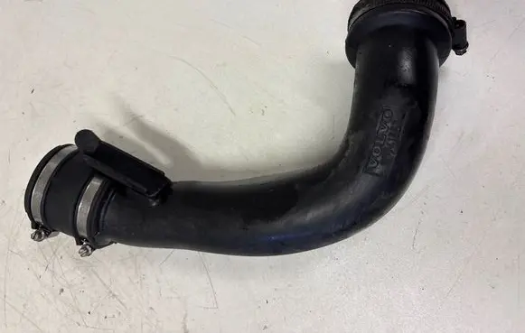 Volvo XC70 Intercooler hose/pipe 30741667