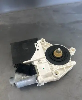 Audi A3 S3 8L Front door window regulator motor 05074635 8P0959802A