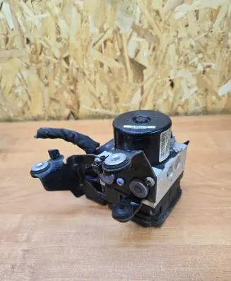 Volvo XC60 ABS Pump 30681619 000404972C1 10092604053