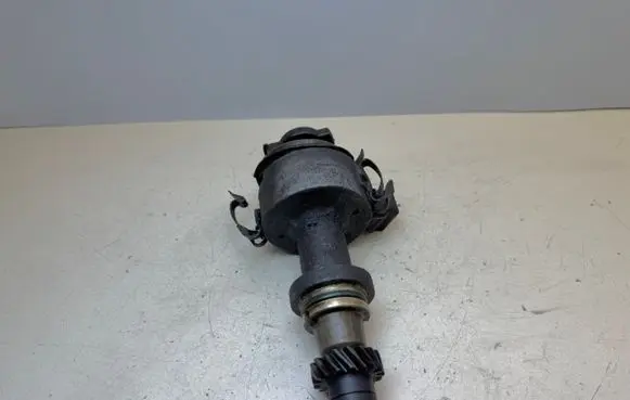 Volkswagen Golf III Spark distributor 050905205AL 2525751A Z415