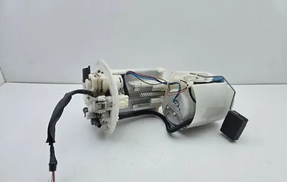 Toyota Prius+ (ZVW40) In-tank fuel pump 7702047102