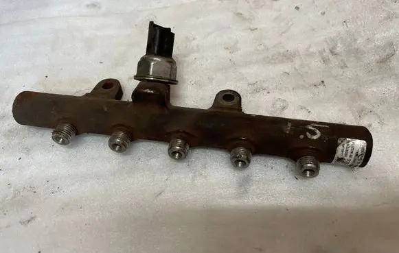 Nissan Note (E11) Fuel main line pipe R9144Z221A