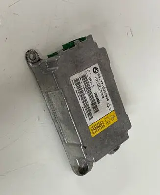 BMW 5 E60 E61 Air suspension control unit module (rear) 6928461