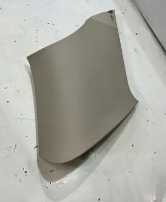 Volkswagen Touareg II (B) pillar trim (bottom)