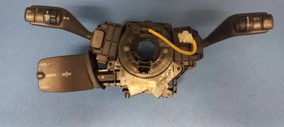 Ford Focus Indicator stalk 17D940
