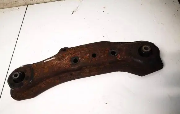 Honda CR-V Engine mount bracket 