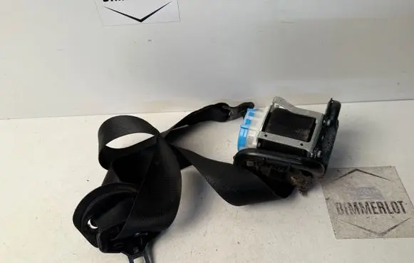 Mercedes-Benz CLA C117 X117 W117 Front seatbelt 3063559 KR1DH62348