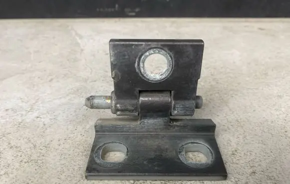 Volvo XC70 Front door lower hinge 