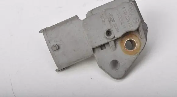 McLaren MP4 12c Fuel pressure sensor 0261230110