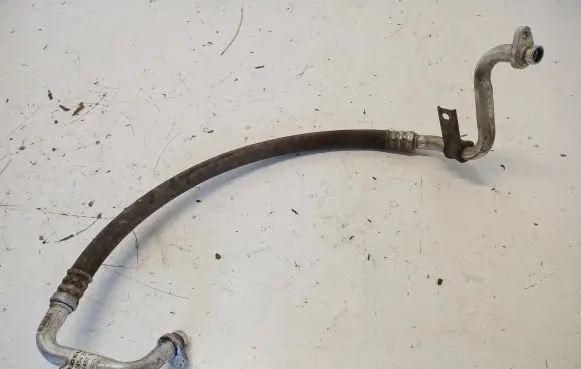 Opel Vivaro Air conditioning (A/C) pipe/hose 924543135R