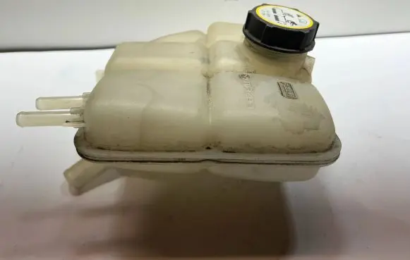 Mazda 3 II Coolant expansion tank/reservoir L3CE15350