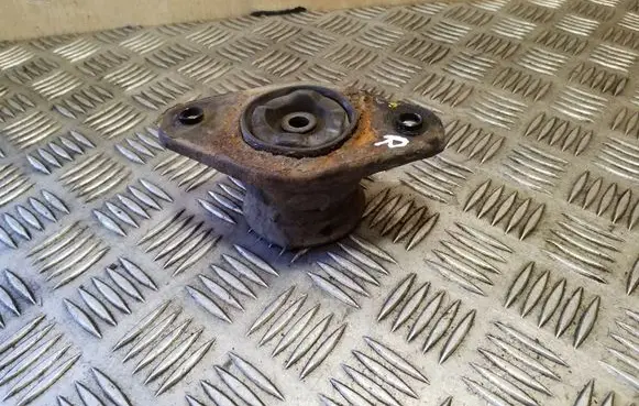 Hyundai ix35 Front shock absorber mounting bracket 