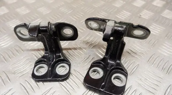 Rear door hinge set