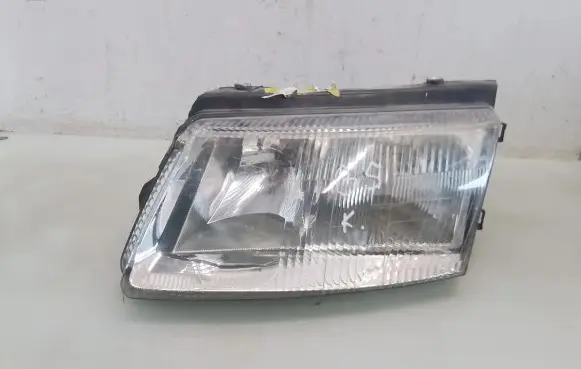Volkswagen PASSAT B5 Headlight/headlamp