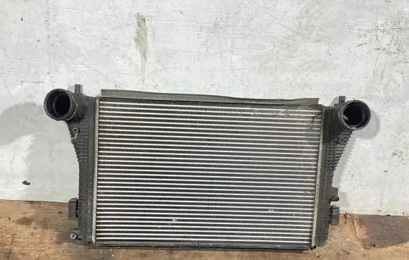Volkswagen Golf V Intercooler radiator