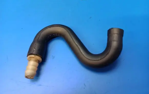 Mercedes-Benz S W126 Breather hose/pipe 1100944882