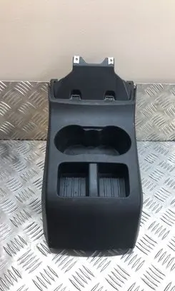 Cup holder front