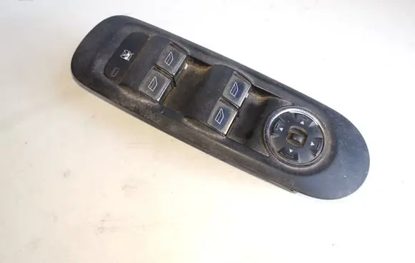 Ford Mondeo MK IV Electric window control switch 7S7T14A132AB