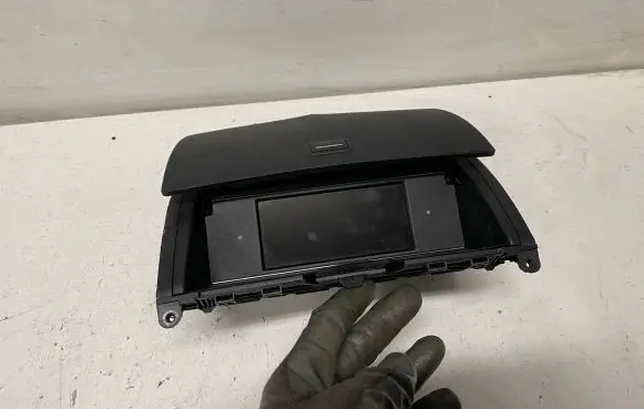 Mercedes-Benz C W204 Screen/display/small screen A2046801231
