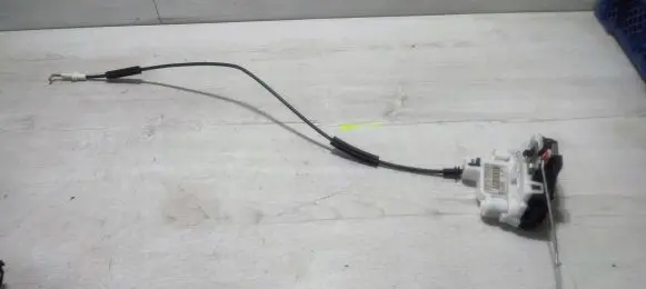 Fiat 500 Front door lock 52041739