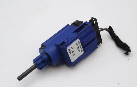 Audi A4 S4 B6 8E 8H Brake pedal sensor switch 8E0927189