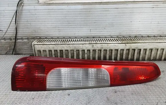Ford Focus C-MAX Rear/tail lights 3M5113N411AA
