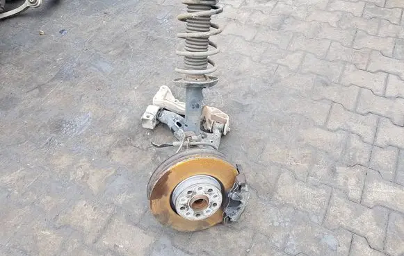 Skoda Superb B6 (3T) Front wheel hub spindle knuckle 