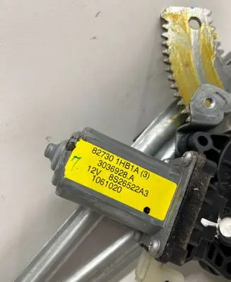 Nissan Note (E12) Rear door window regulator with motor 827301hb1a