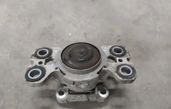 Volvo S60 Engine mount vacuum valve 