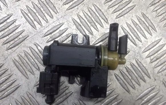 Seat Exeo (3R) Valve vacuum 8K0906627