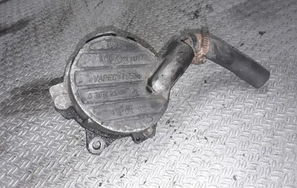 Mercedes-Benz C W202 Vacuum pump A611230