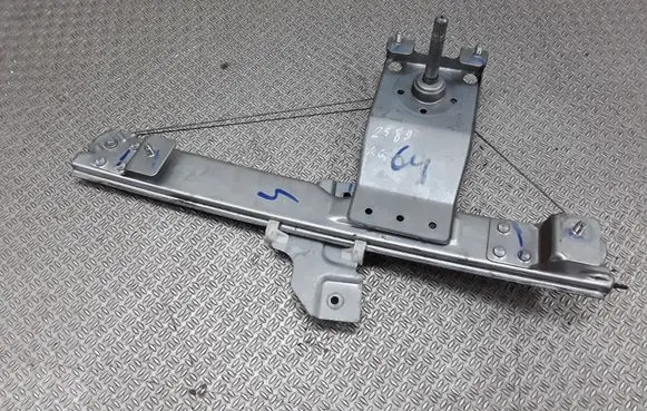 Rear door manual window regulator