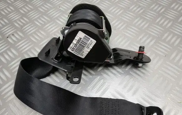 Hyundai Sonata LF Rear seatbelt 631331500A