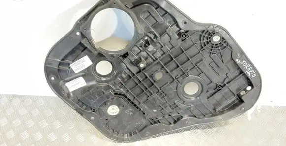 KIA Sorento Rear window lifting mechanism without motor