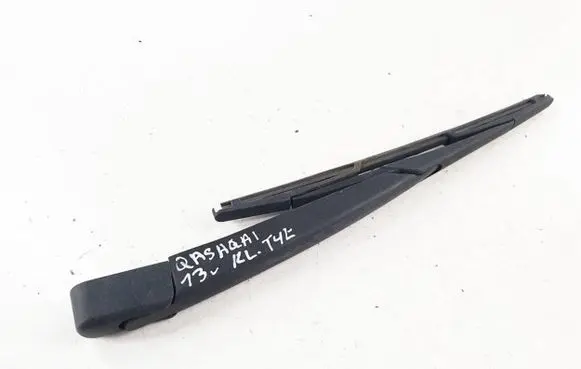 Nissan Qashqai+2 Rear wiper blade arm 