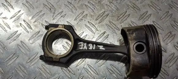 Opel Astra G Piston with connecting rod