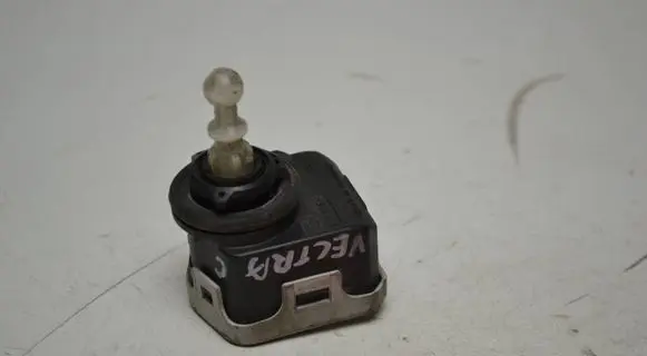 Opel Vectra C Headlight level adjustment motor 007878
