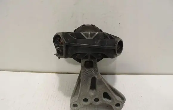 Opel Crossland X Engine mount vacuum valve 9676771080