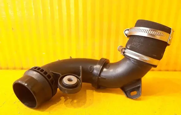 Opel Corsa F Air intake hose/pipe 9812736080