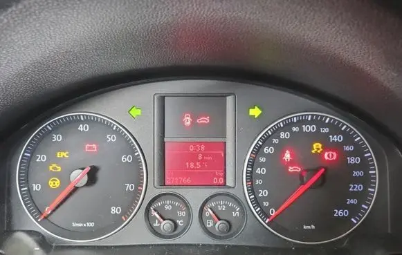 Volkswagen Golf V Speedometer (instrument cluster) 1K0920862J IMPRK1383156