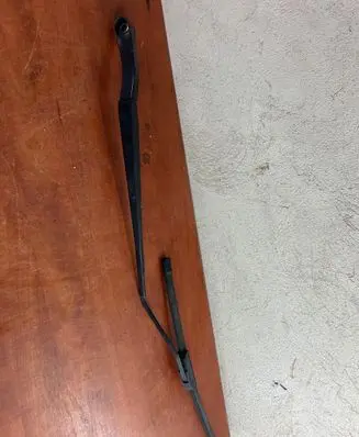 Opel Insignia A Front wiper blade arm 13227400
